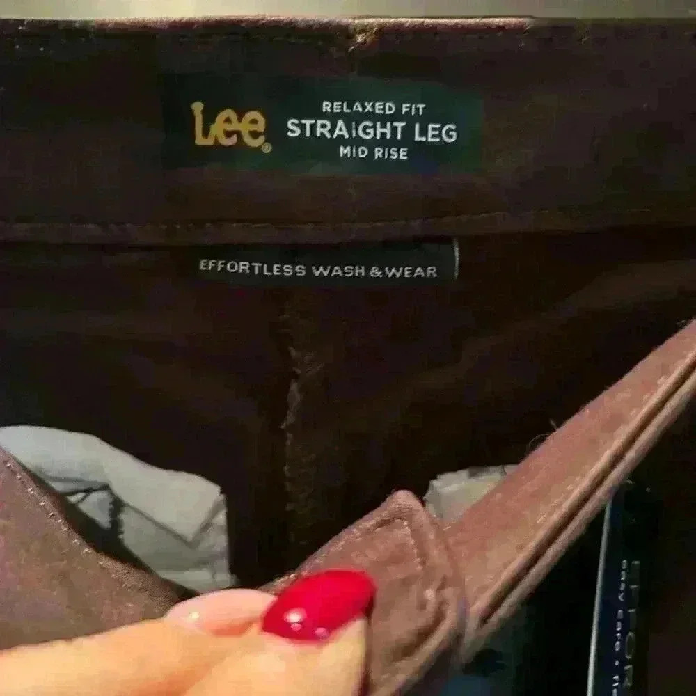 Lee woman’s relaxed fit straight leg - Picture 5 of 6